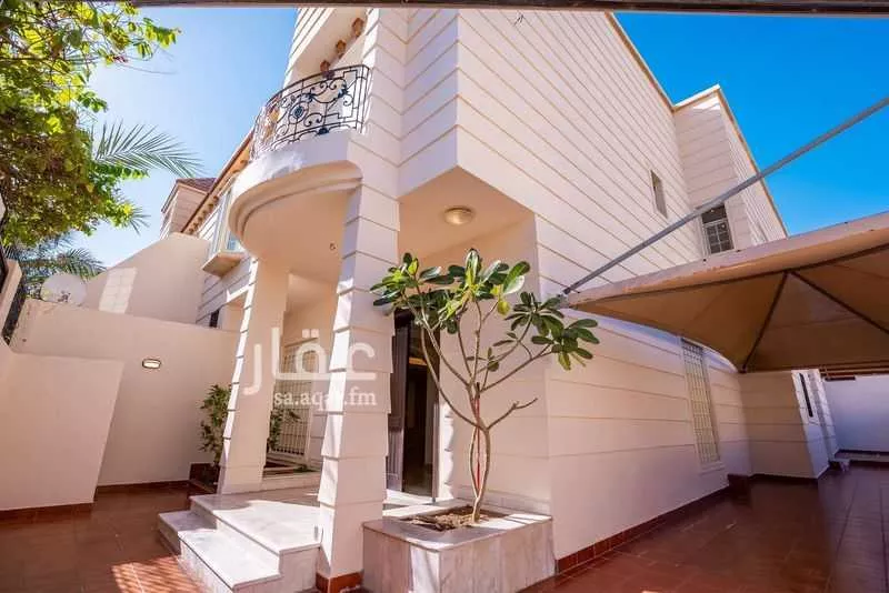 6 bedroom villa in Al Khalidiyyah 5