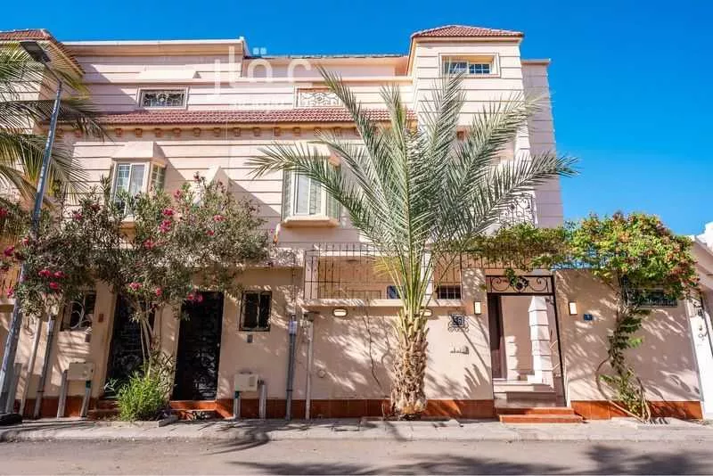 6 bedroom villa in Al Khalidiyyah 10