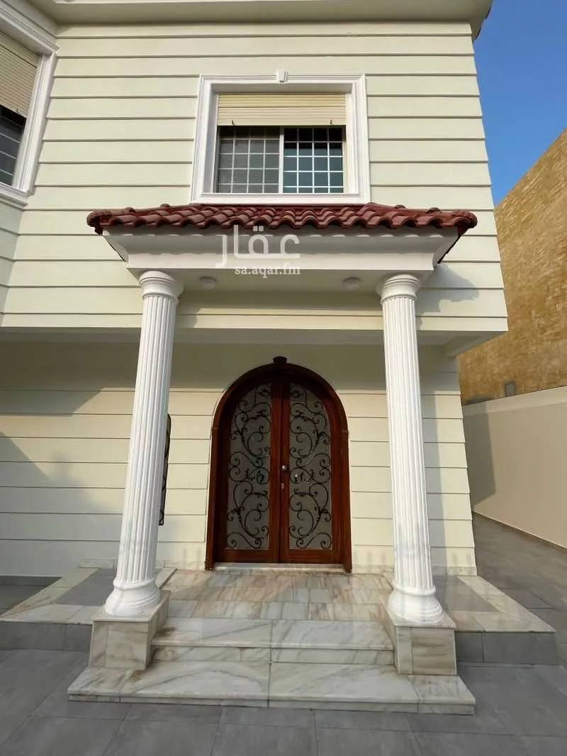 7 bedroom villa in Al Khalidiyyah 2