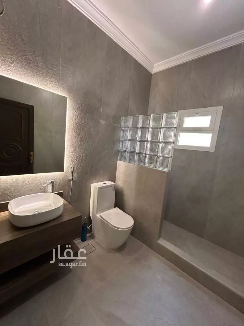 7 bedroom villa in Al Khalidiyyah 24