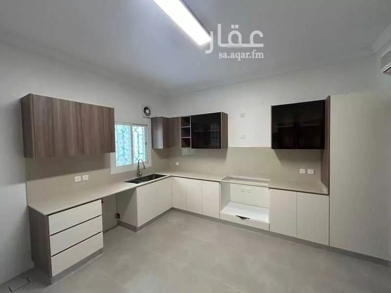 7 bedroom villa in Al Khalidiyyah 4