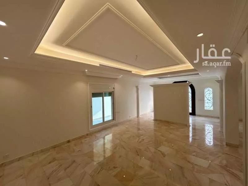 7 bedroom villa in Al Khalidiyyah 8