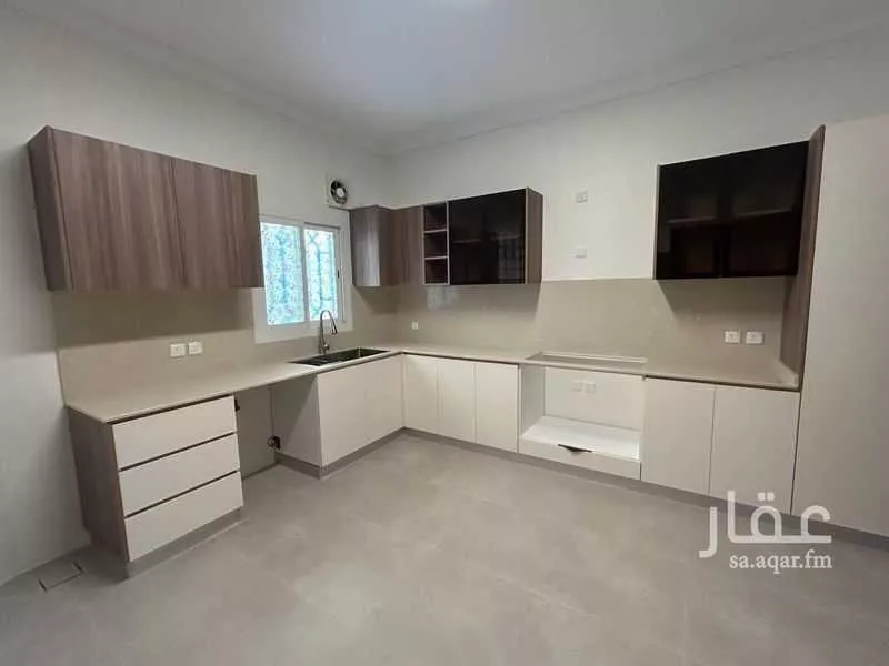 7 bedroom villa in Al Khalidiyyah 10