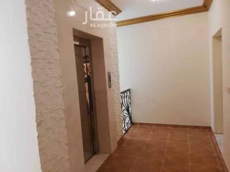 فيلا 14 غرف في طيبة 8