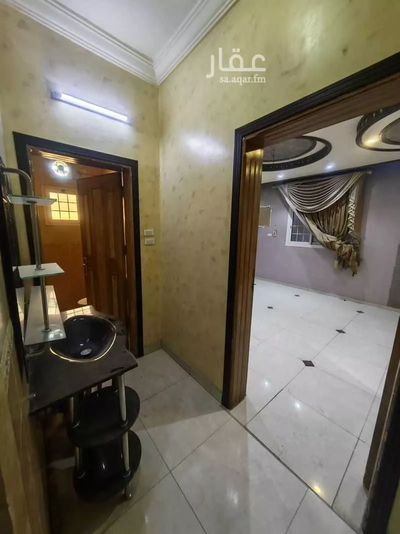 9 bedroom apartment in Umm Al Silm 9