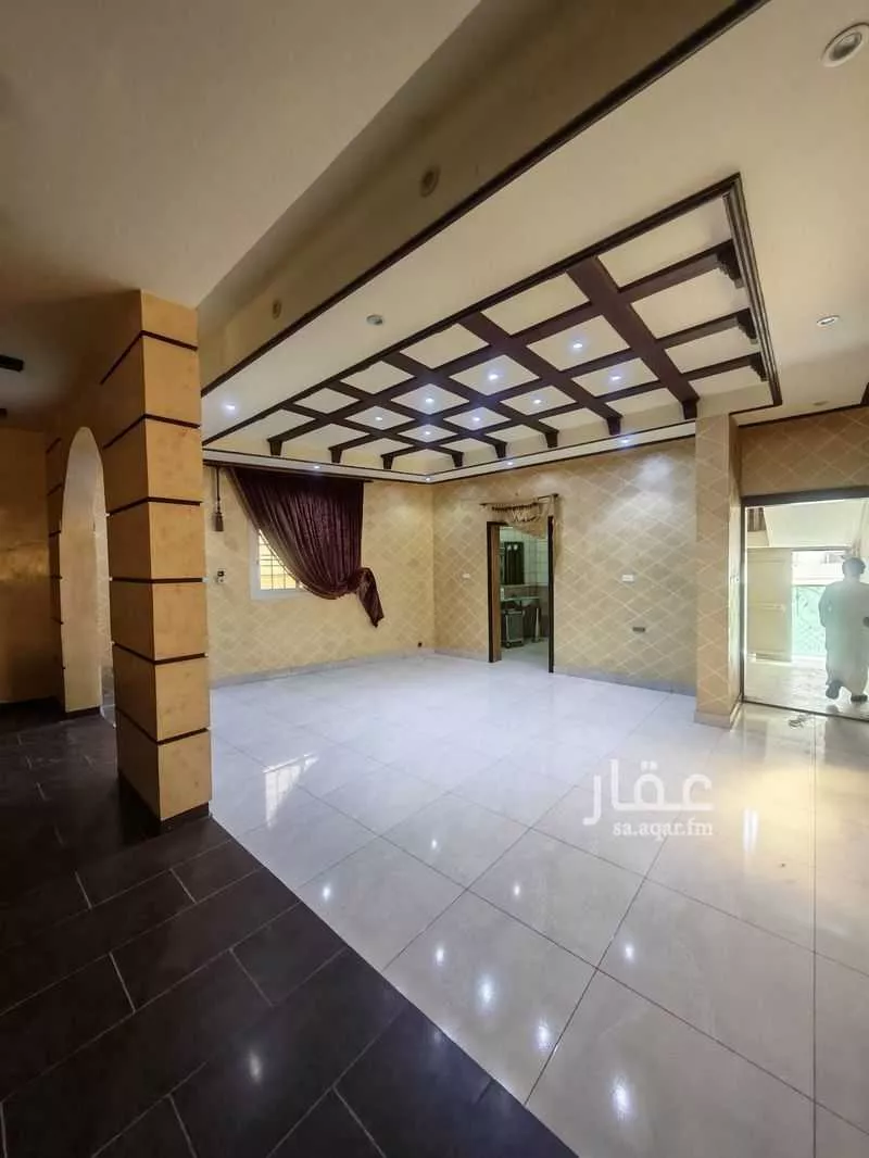 9 bedroom apartment in Umm Al Silm 7