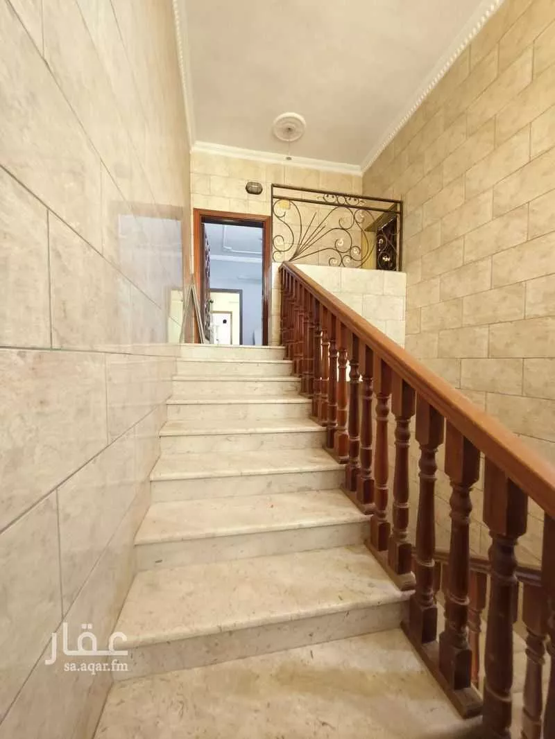 9 bedroom apartment in Umm Al Silm 8