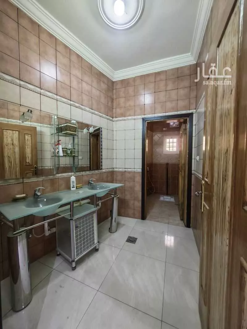 9 bedroom apartment in Umm Al Silm 17