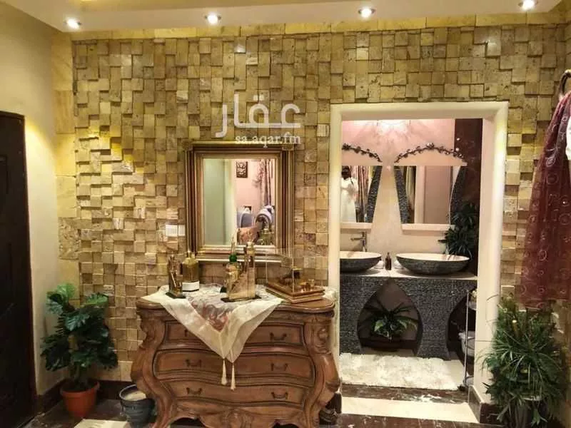 فيلا 4 غرف في الشراع 8