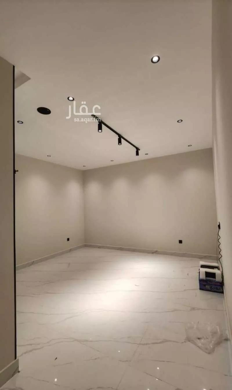 6 bedroom villa in Al Yaqout 13