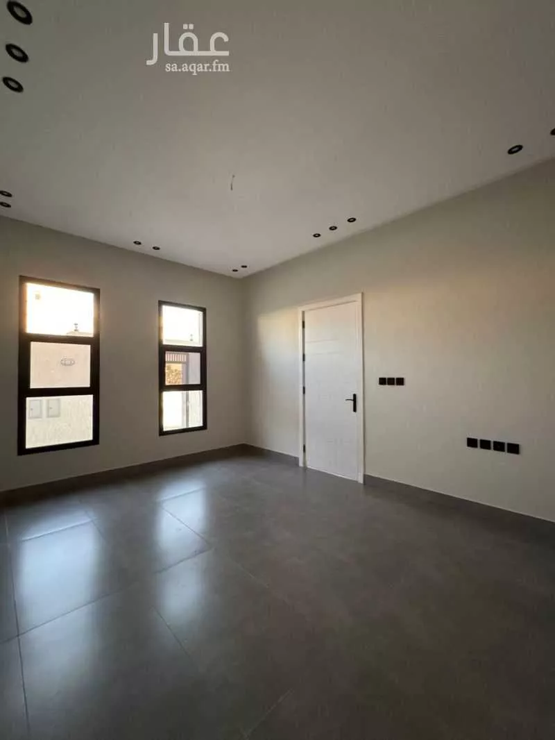 7 bedroom villa in Al Khumrah 12