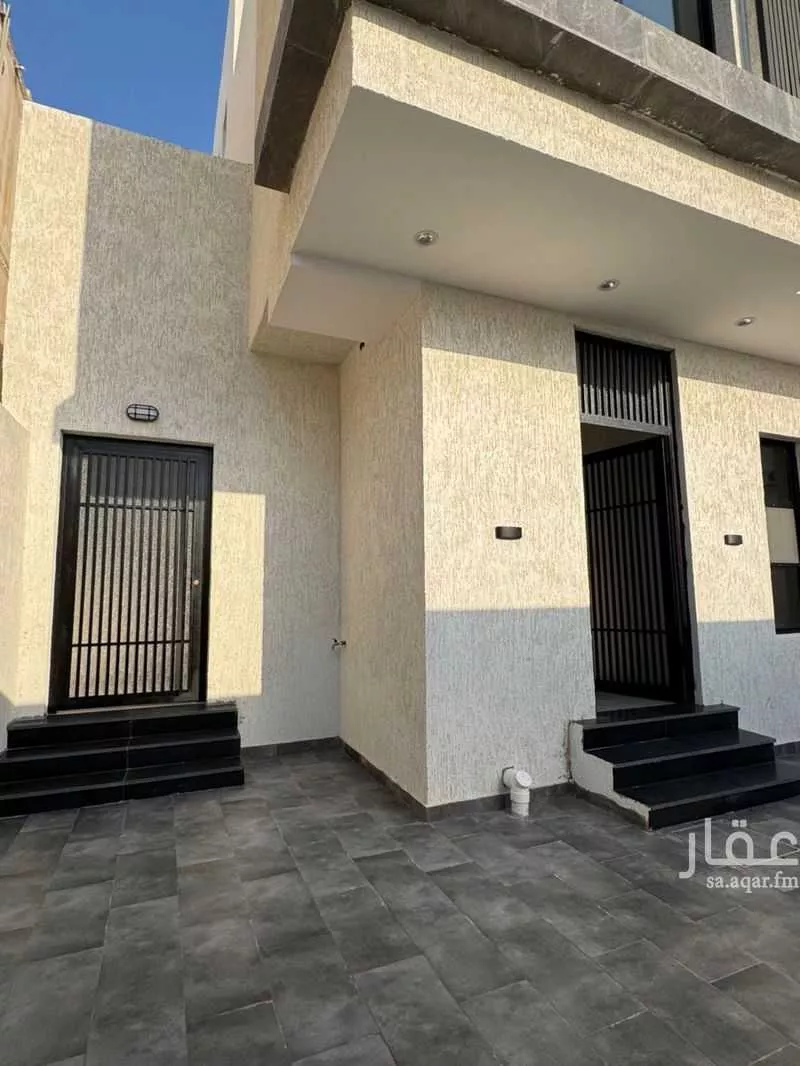 7 bedroom villa in Al Khumrah 3