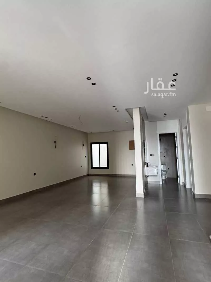 7 bedroom villa in Al Khumrah 7