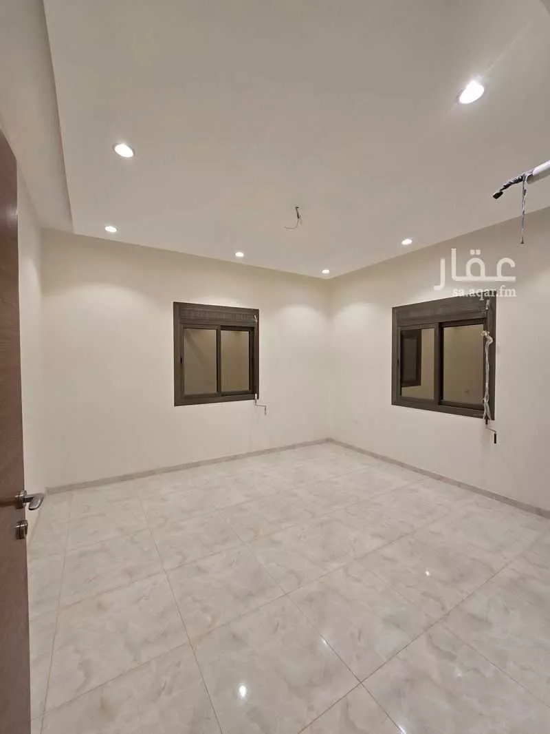 6 bedroom villa in Al Falah 4