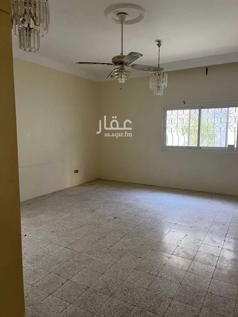 4 bedroom villa in Al Aziziyah 2