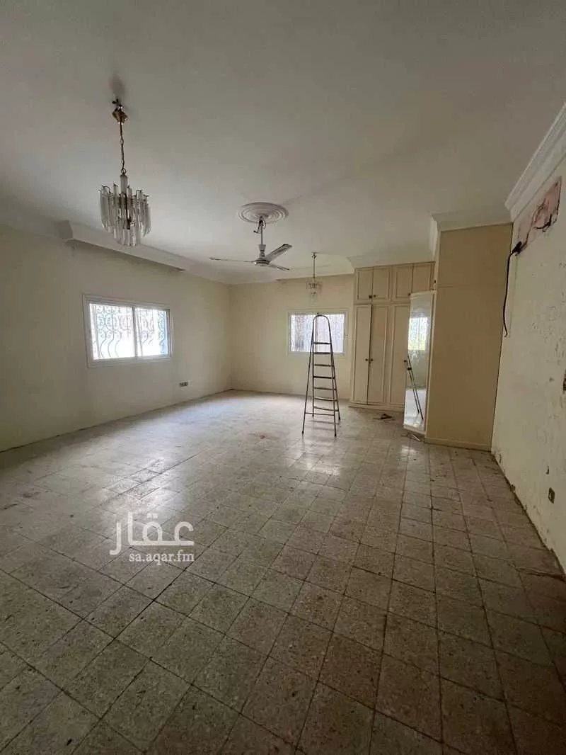 4 bedroom villa in Al Aziziyah 3
