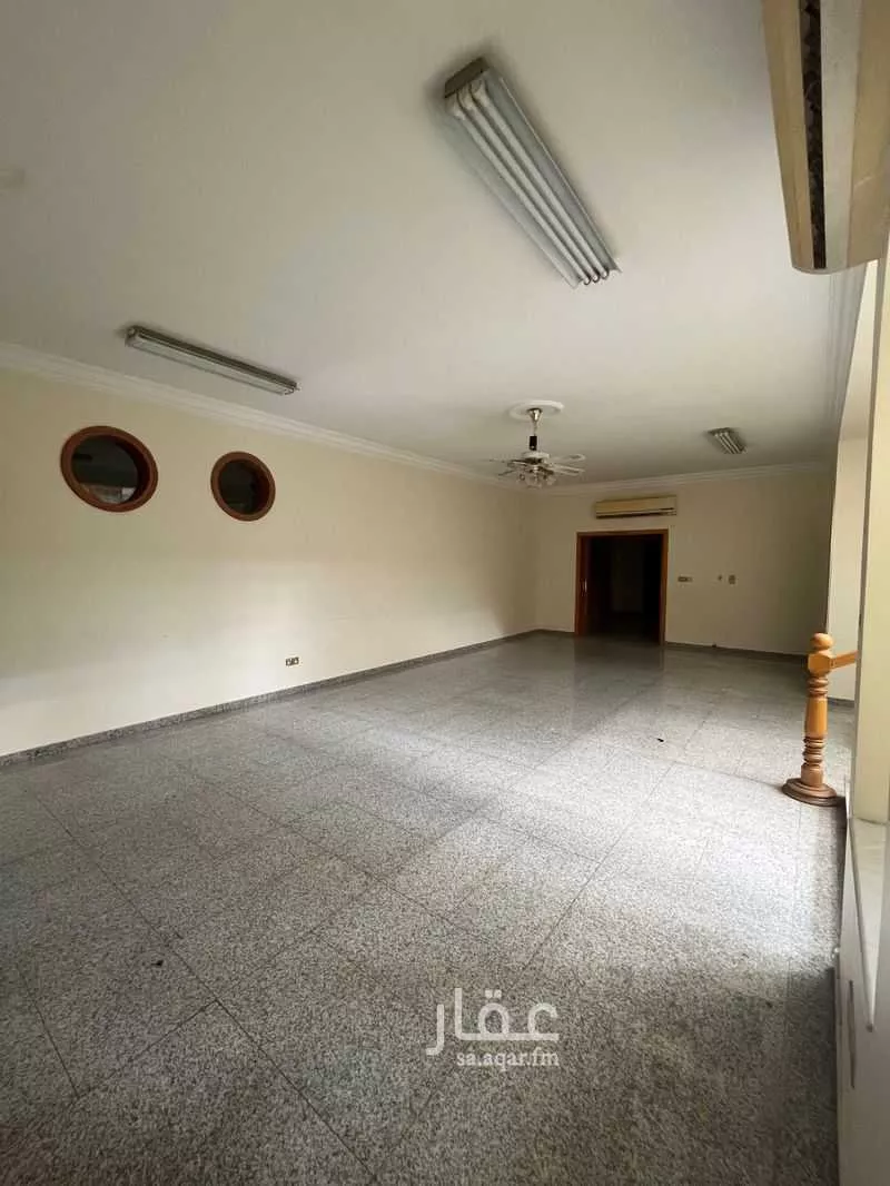 4 bedroom villa in Al Aziziyah 4