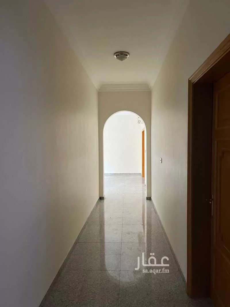 4 bedroom villa in Al Aziziyah 7