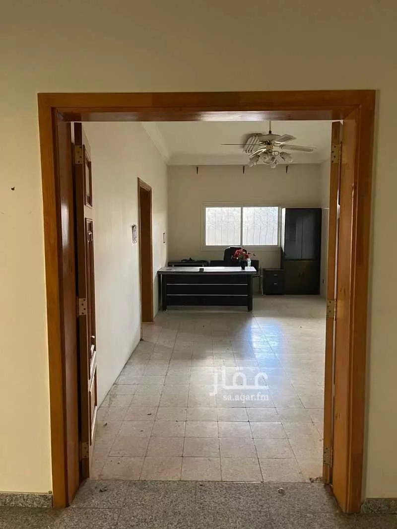 4 bedroom villa in Al Aziziyah 8