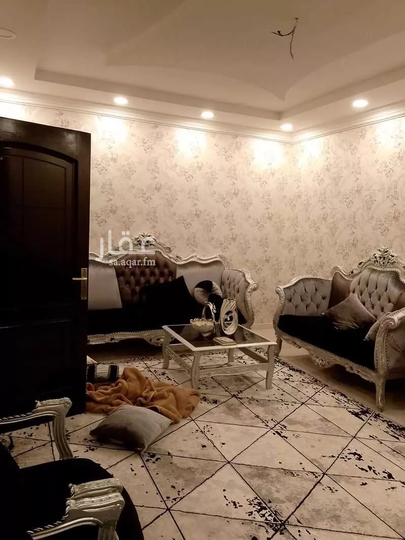 7 bedroom villa in Al Difa 16