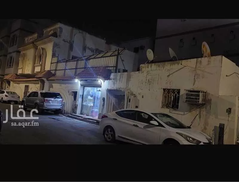 7 bedroom villa in Al Rabwa 3