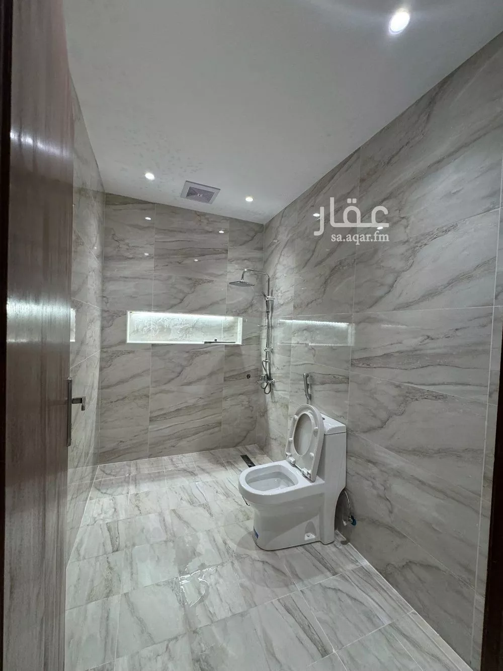 5 bedroom floor in Al Murjan 23
