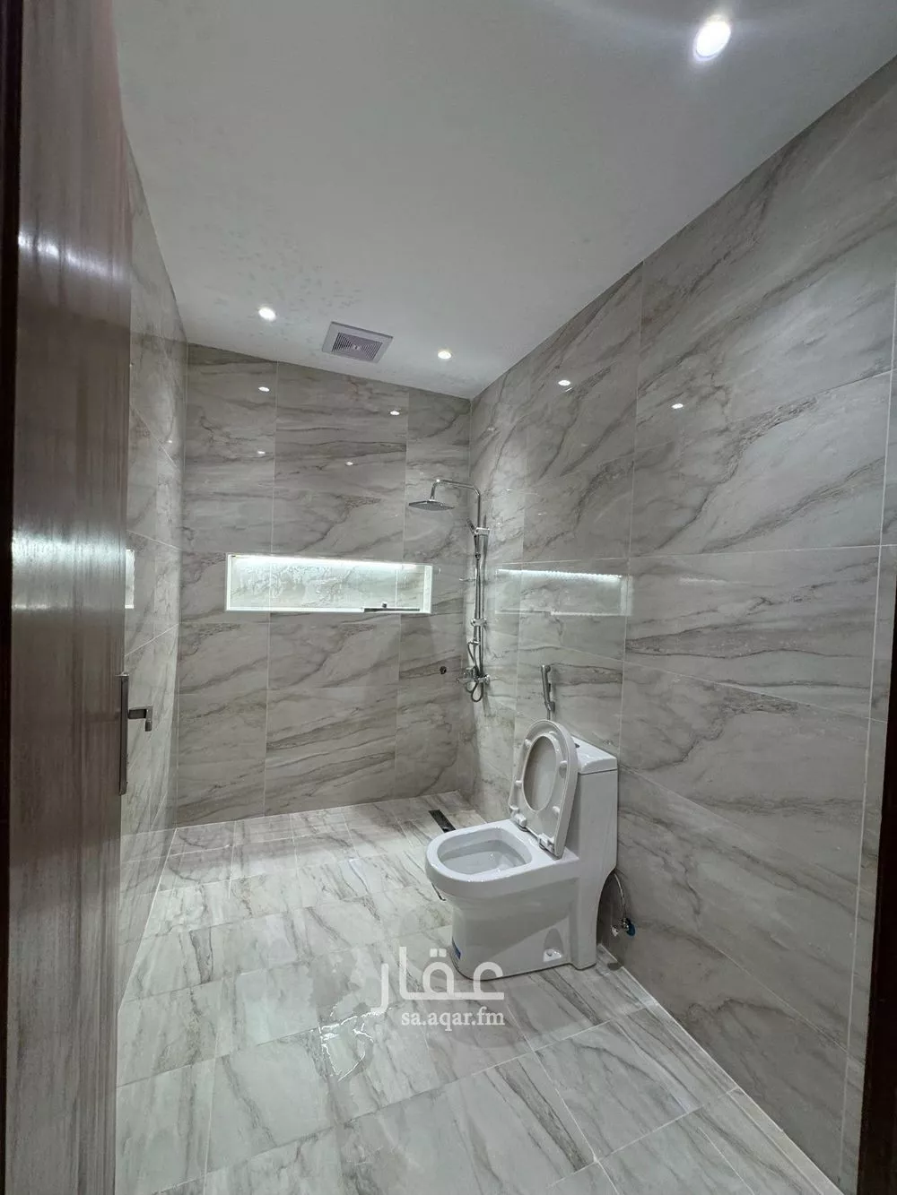 5 bedroom floor in Al Murjan 8