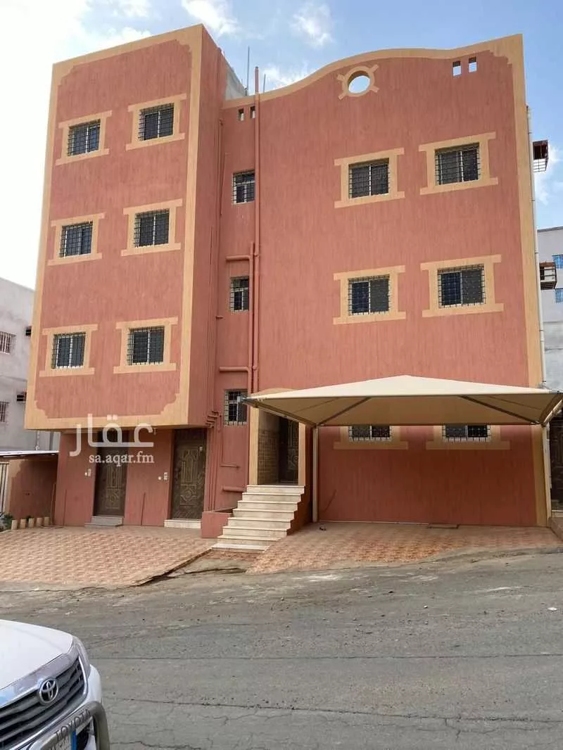 24 bedroom building in Guraiger, Abha
