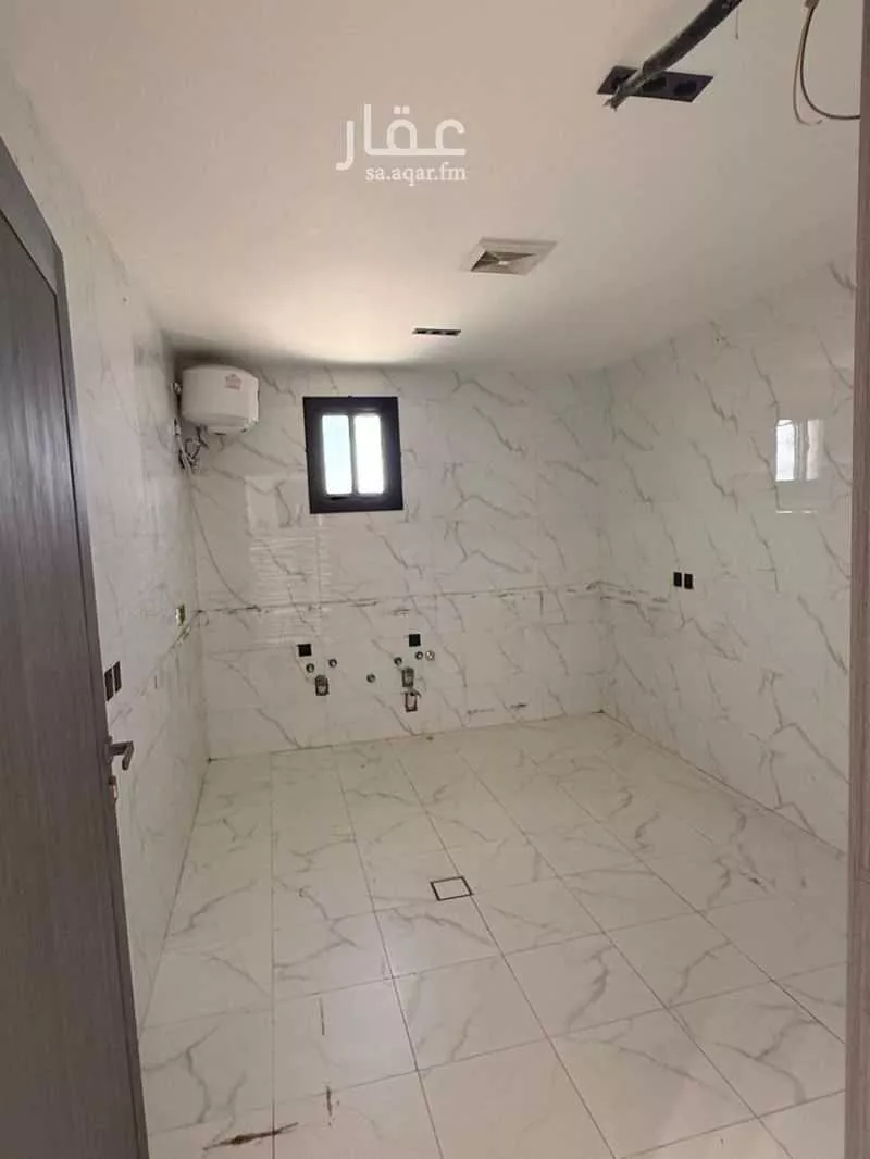 4 bedroom floor in Um Hableen 3