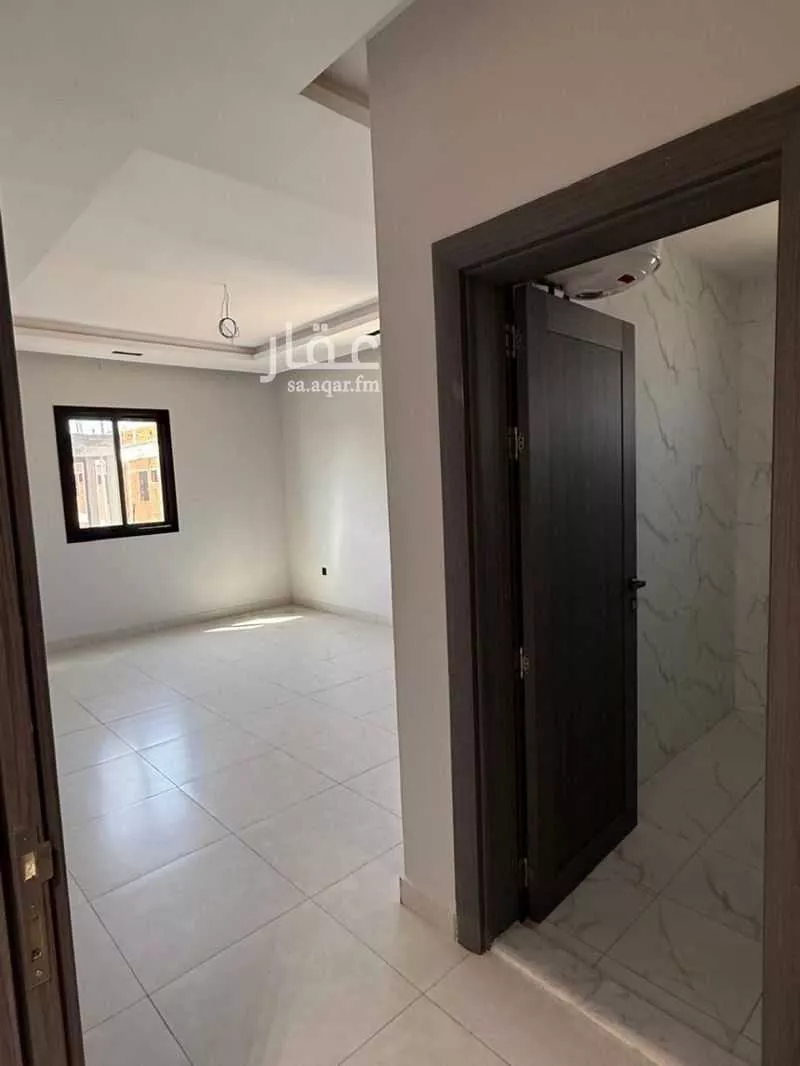 4 bedroom floor in Um Hableen 7
