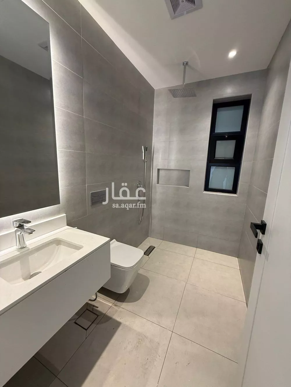 3 bedroom apartment in Al Bahr 8