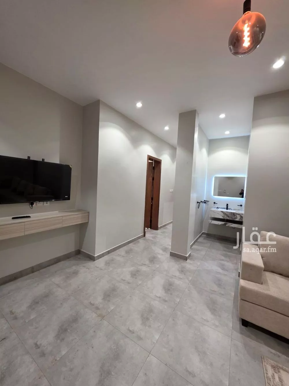 2 bedroom apartment in Al Thuqbah 4