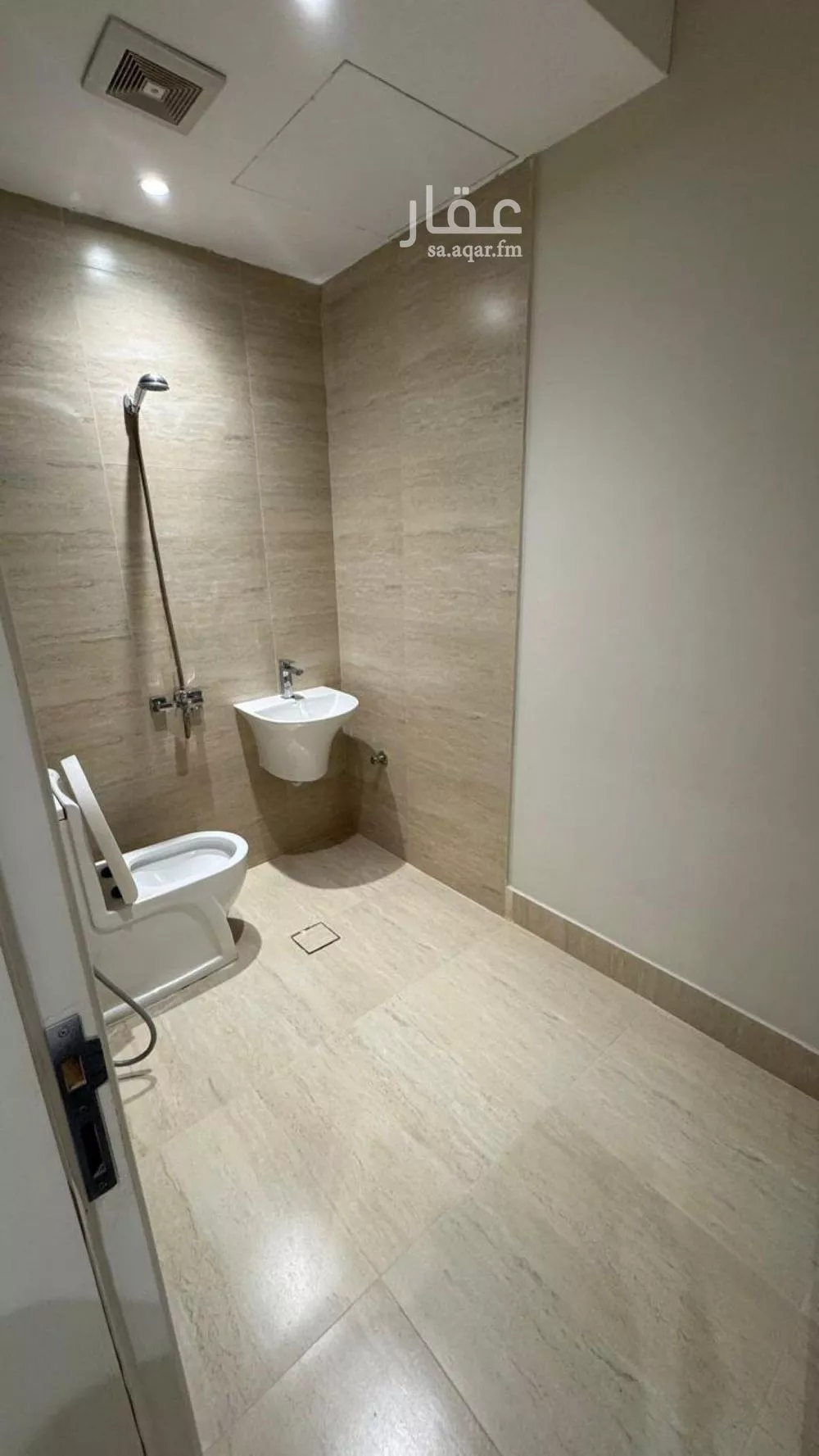 4 bedroom apartment in Al Hamra 9