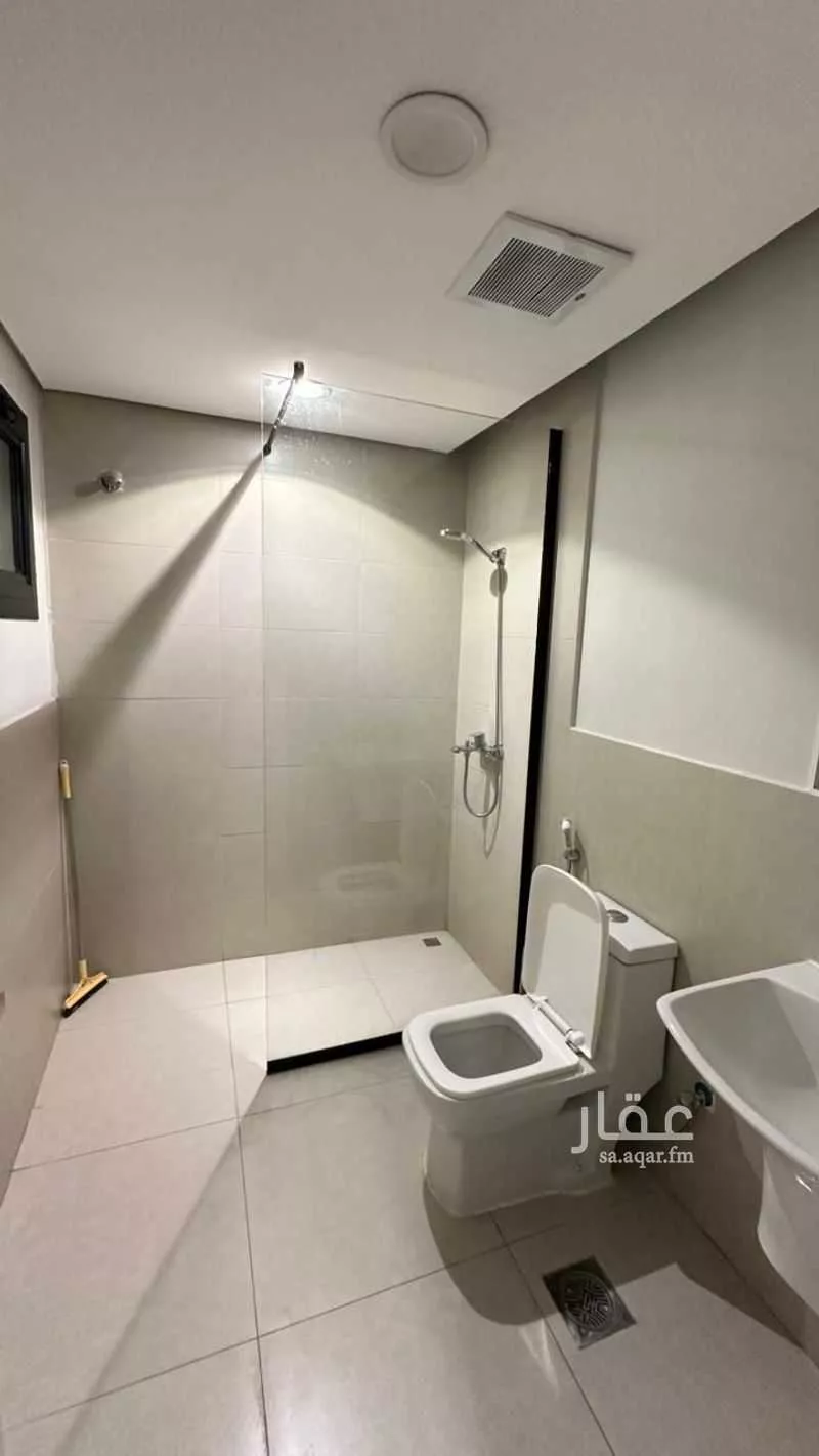 4 bedroom apartment in Al Hamdaniyah, Jeddah 15