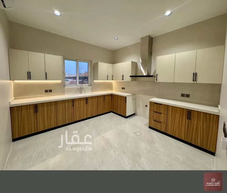 3 bedroom apartment in Madinat Al Umal 11