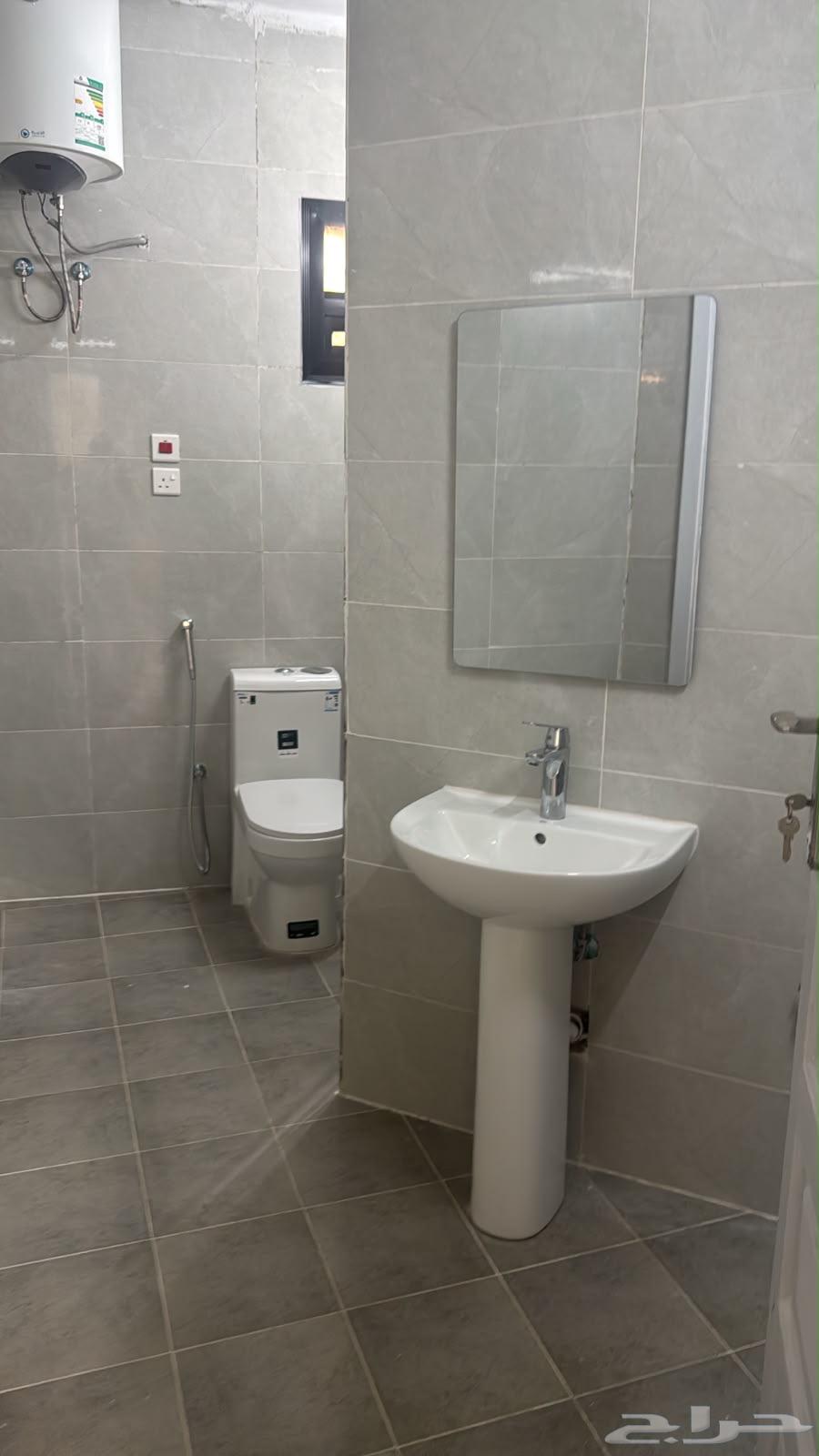 4 bedroom apartment in Bani Dhafar, Madinah 11
