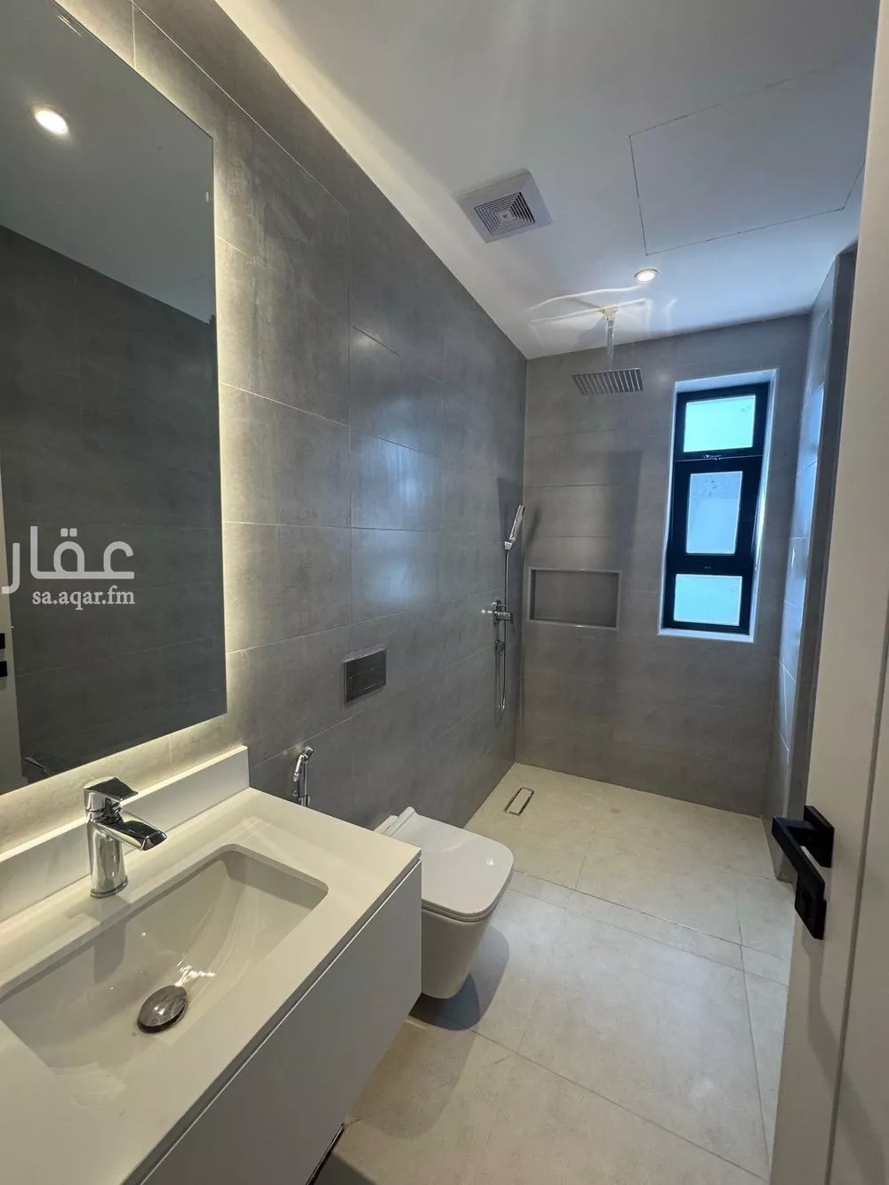 3 bedroom apartment in Al Bahr 9