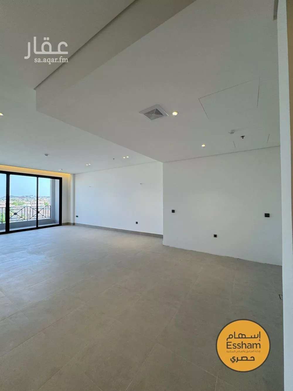 3 bedroom apartment in Al Hizam Al Thahabi 3