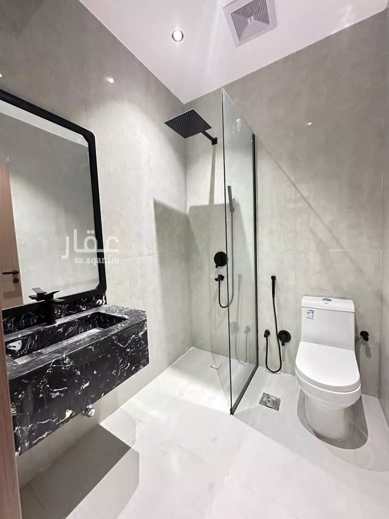 5 bedroom apartment in Al Rawabi, Madinah 4