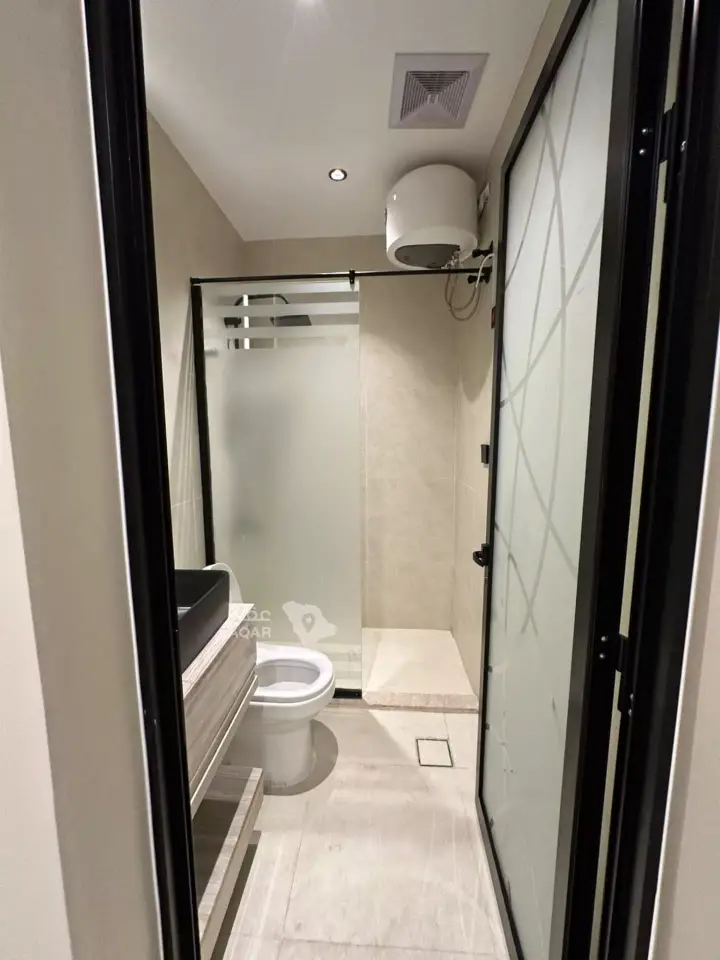 2 bedroom apartment in Al Hamra, Eastern Province 13