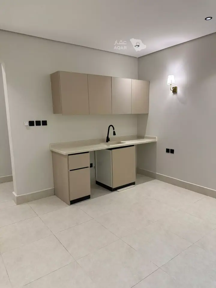 2 bedroom apartment in Al Hamra, Eastern Province 8