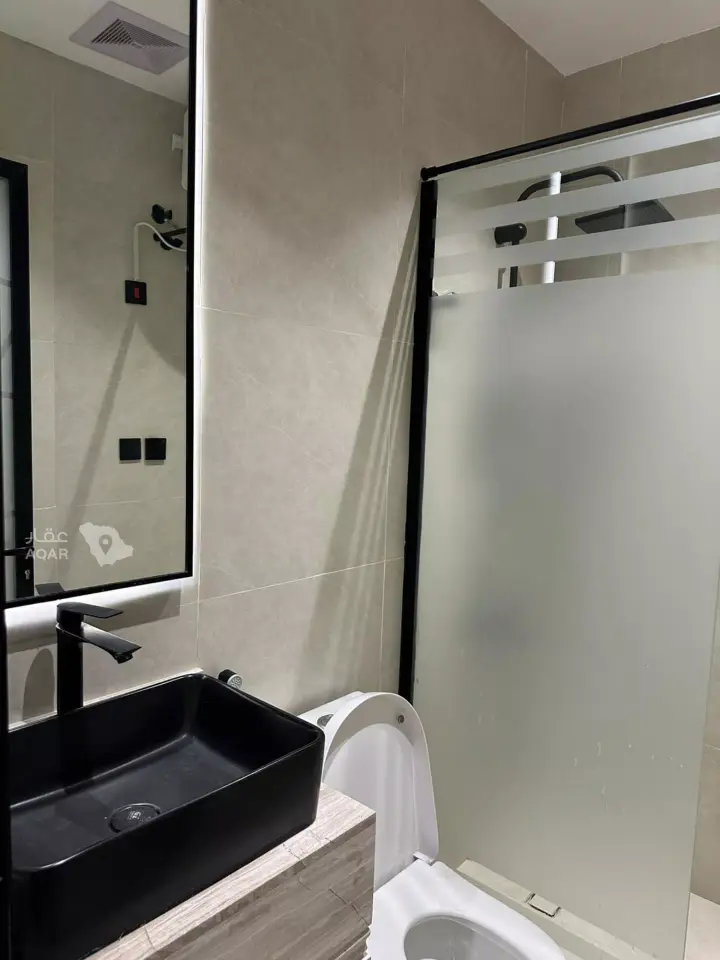 2 bedroom apartment in Al Hamra, Eastern Province 11
