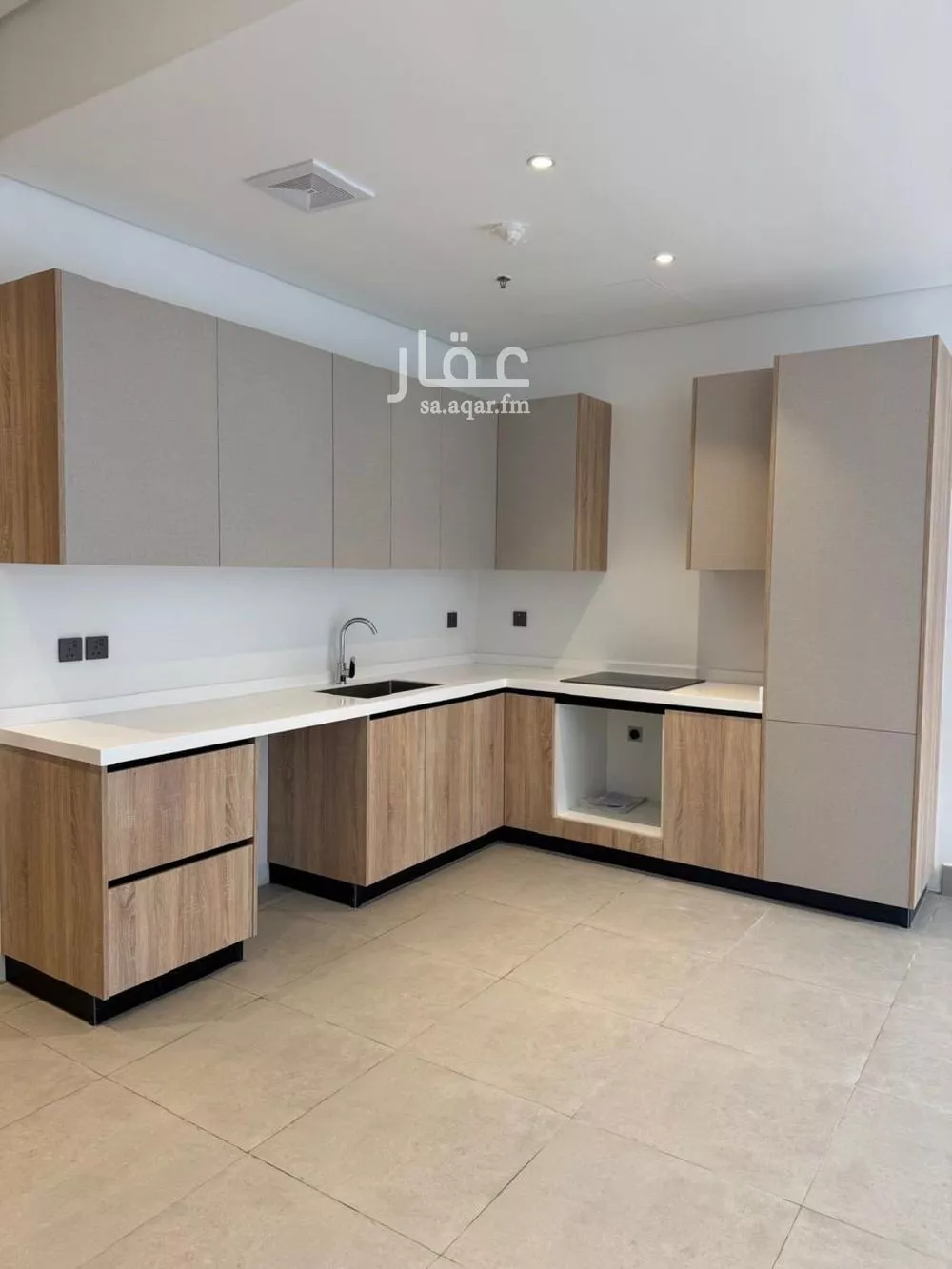 3 bedroom apartment in Al Hizam Al Thahabi 4