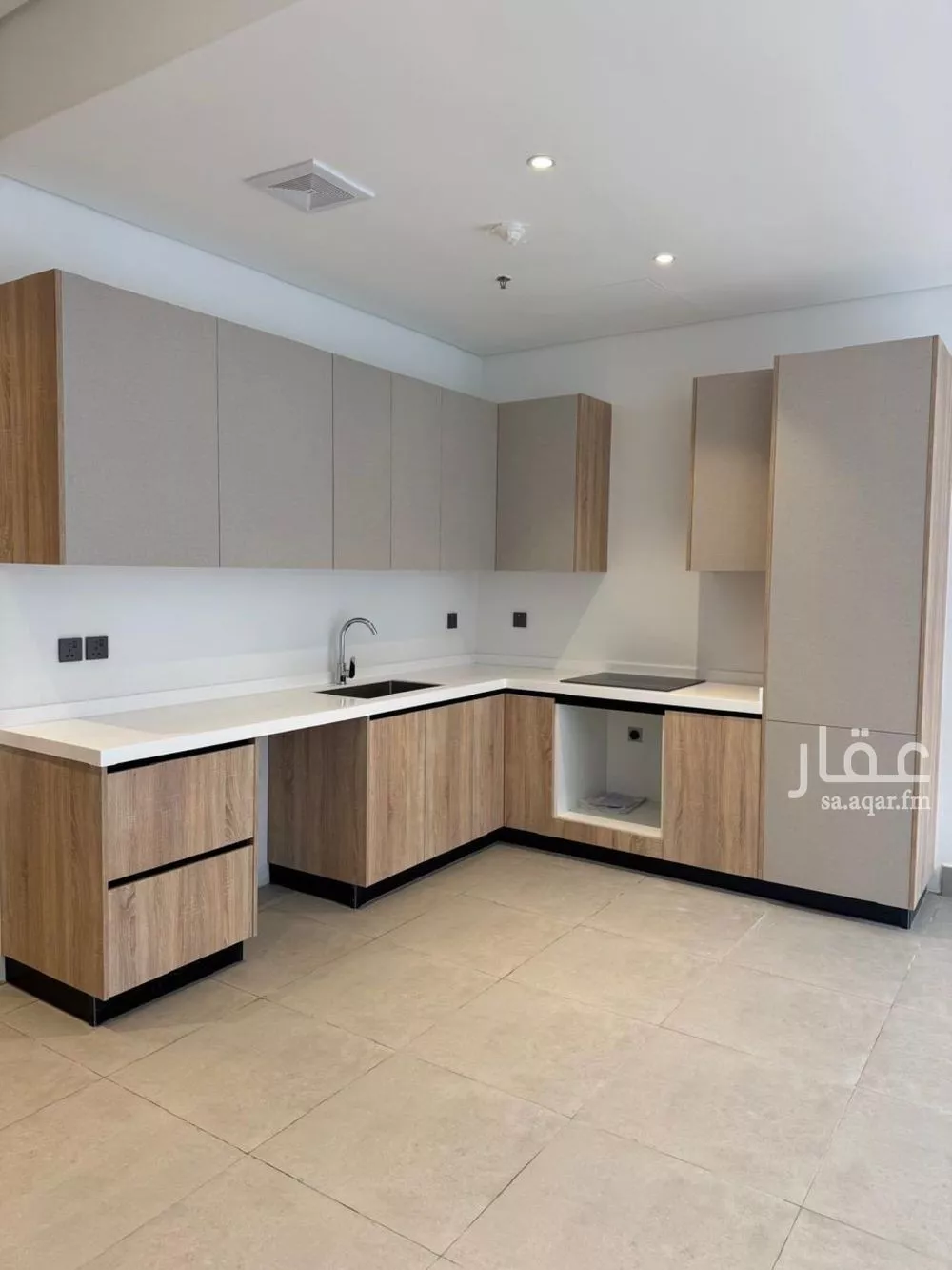 3 bedroom apartment in Al Hizam Al Thahabi 7