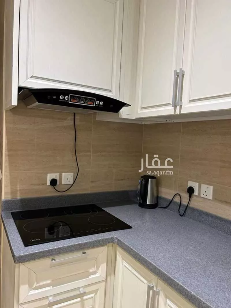 شقة 4 غرف في الحمرا 8