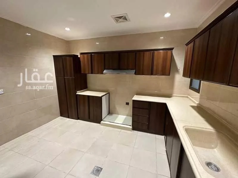 5 bedroom apartment in Al Hamra 6