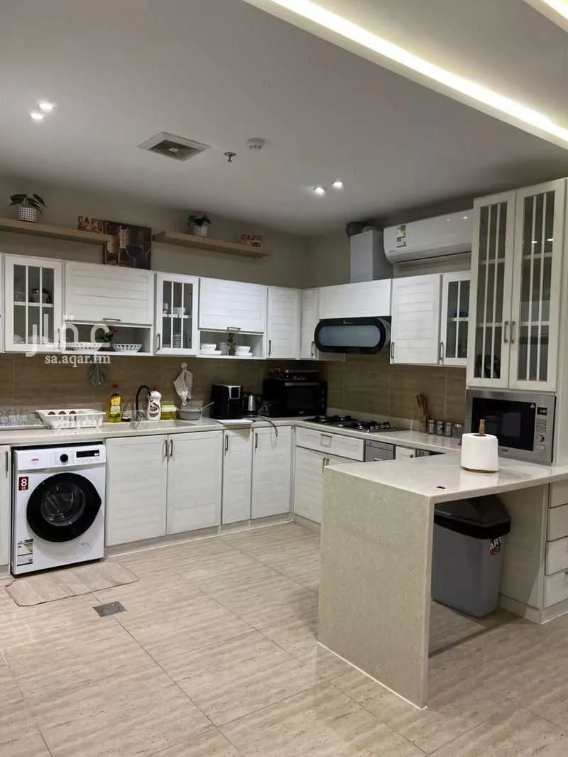 5 bedroom apartment in Al Hamra 5