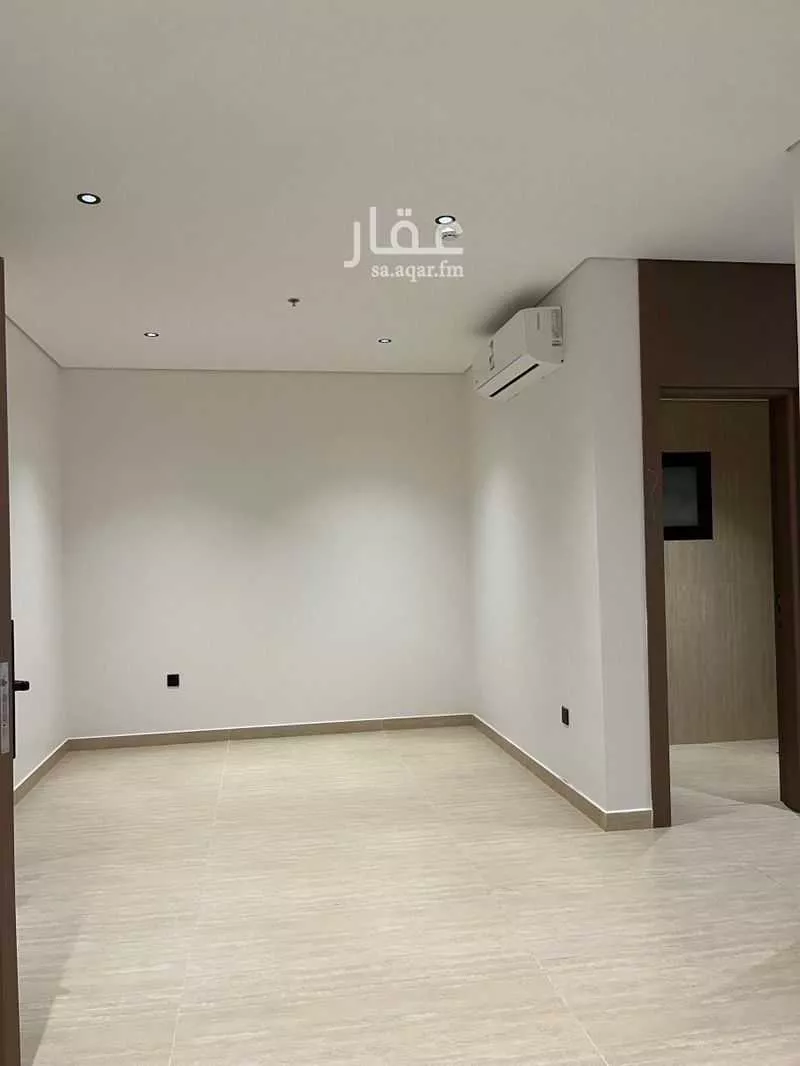 شقة 5 غرف في الخور 7