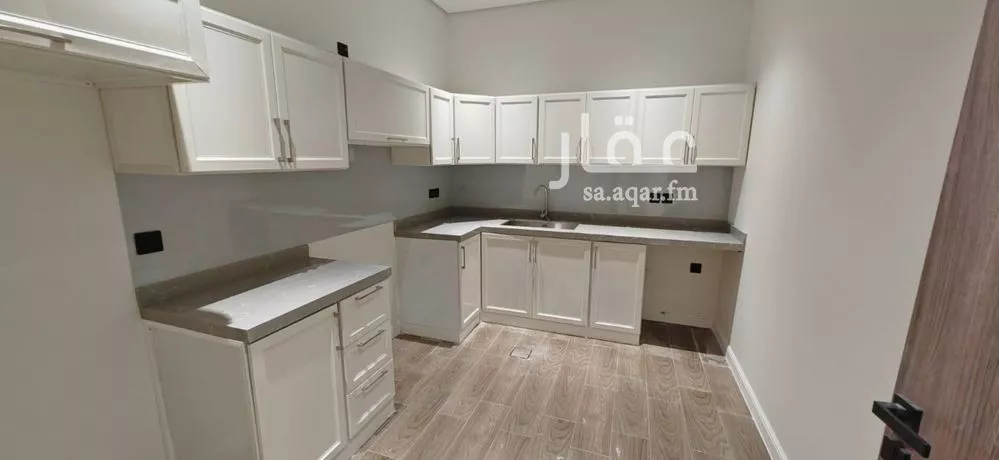 5 bedroom apartment in Al Hamra 6