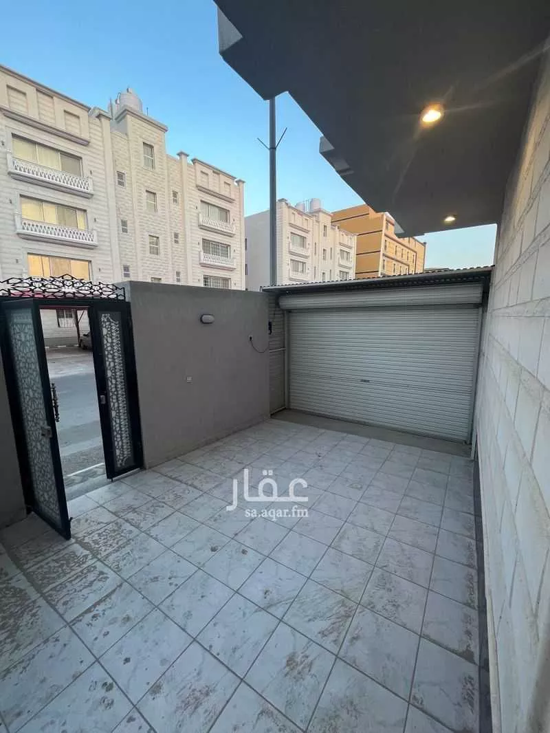 شقة 5 غرف في الحمرا 12